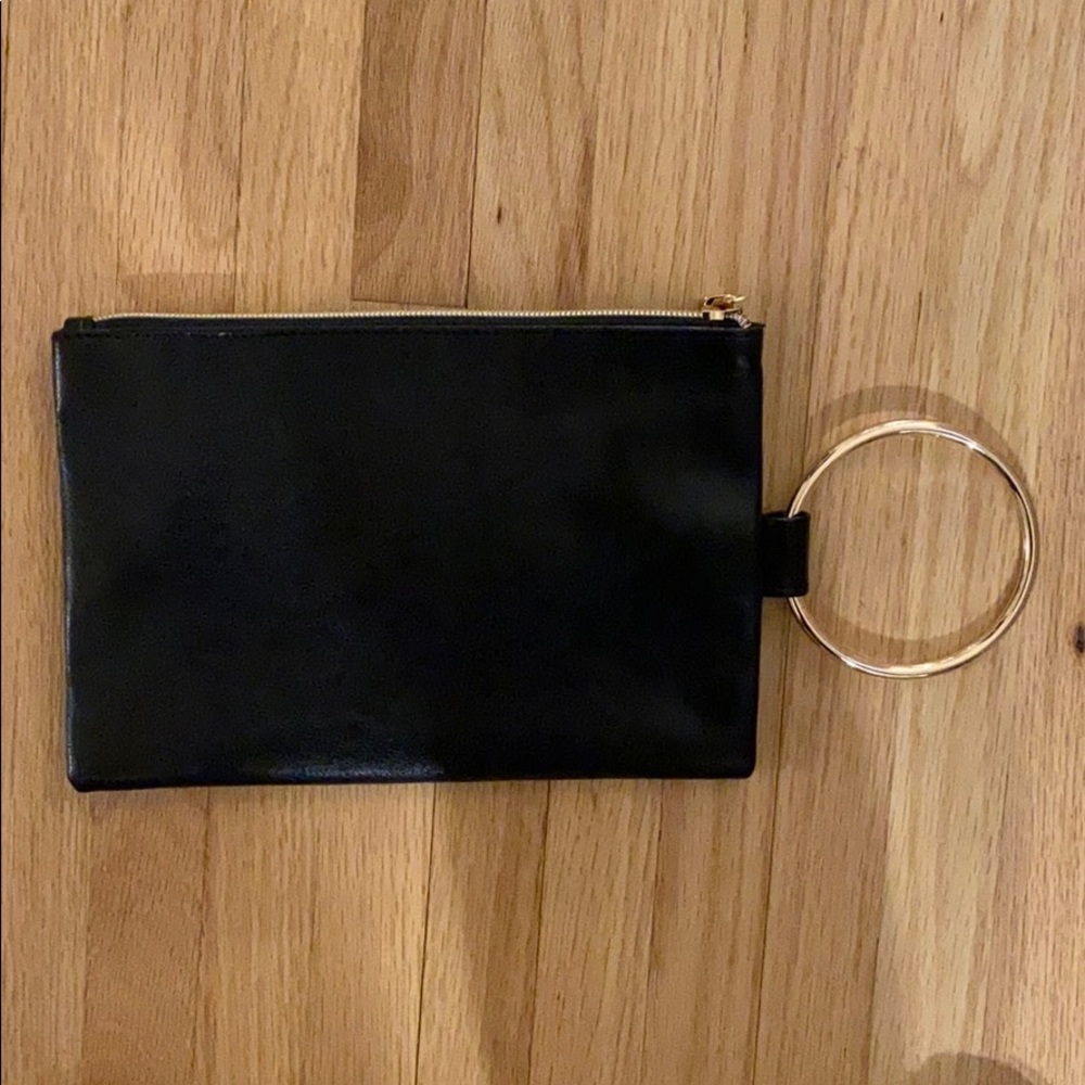Black clutch